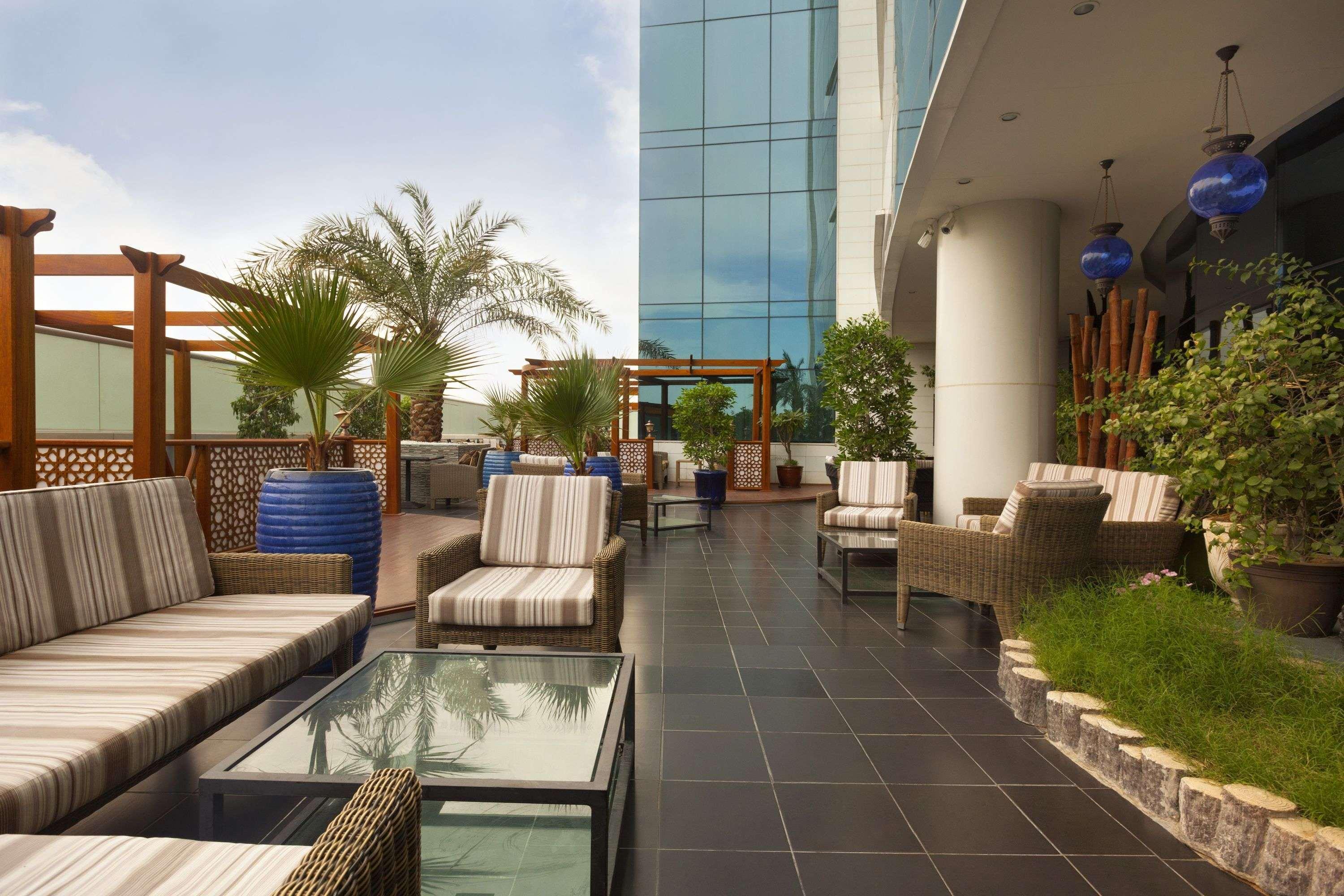 Montreal Barsha Hotel Dubai Exterior photo